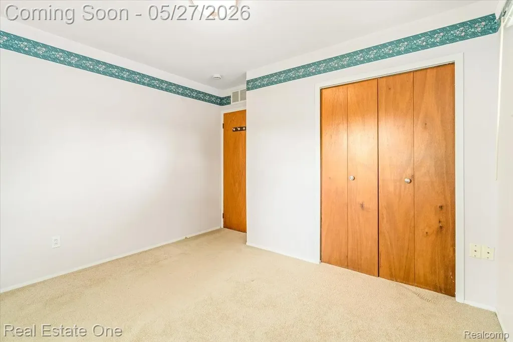 29737 Brandt Court Garden City City MI 48135