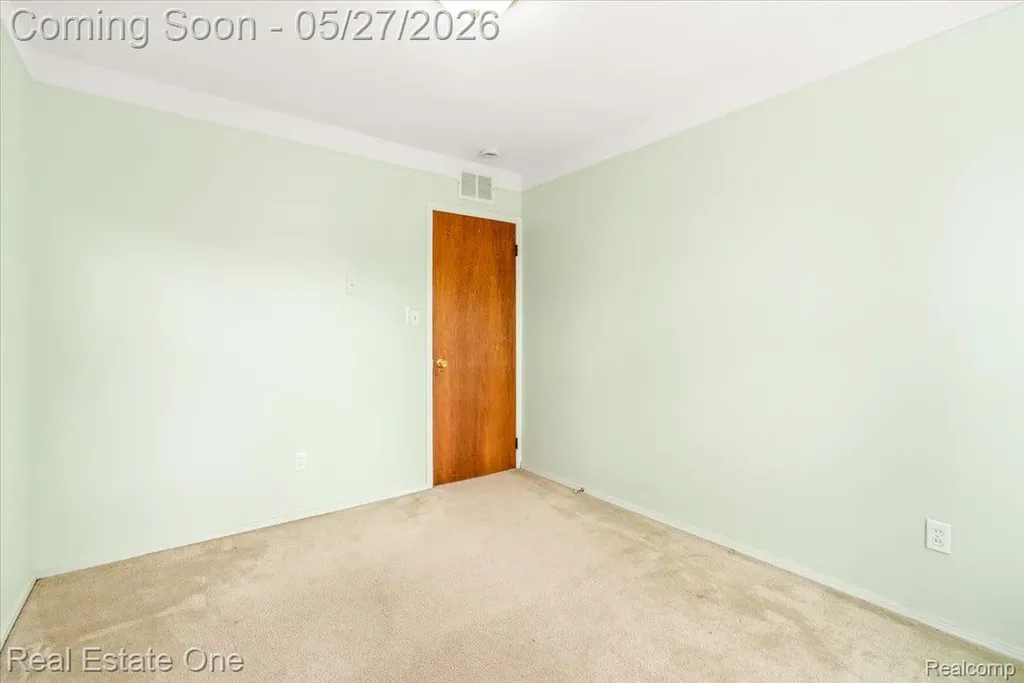 29737 Brandt Court Garden City City MI 48135