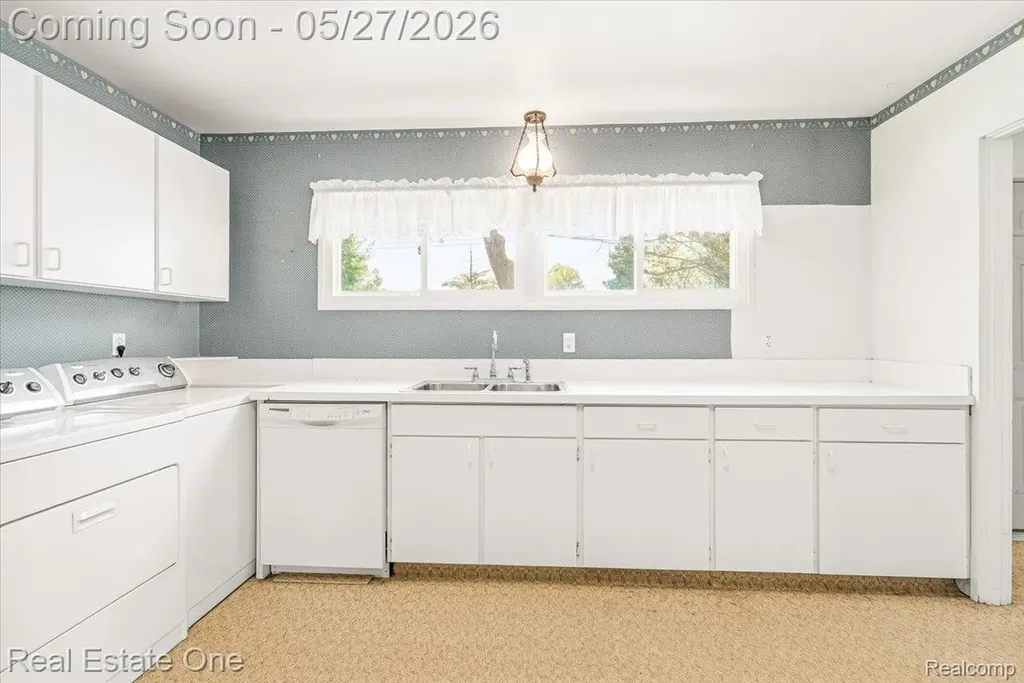 29737 Brandt Court Garden City City MI 48135