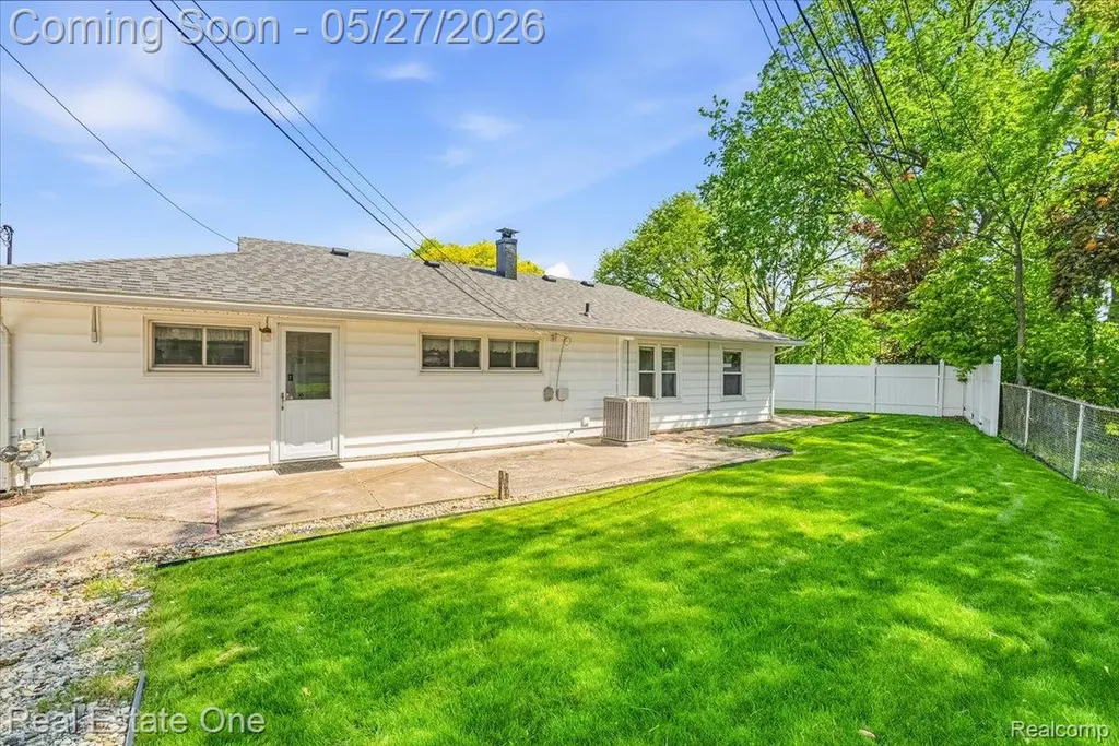 29737 Brandt Court Garden City City MI 48135