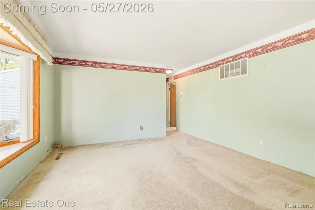 29737 Brandt Court Garden City City MI 48135