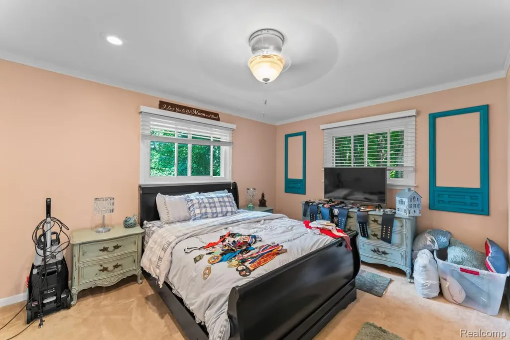 1938 Lakeview Drive Lapeer City MI 48446