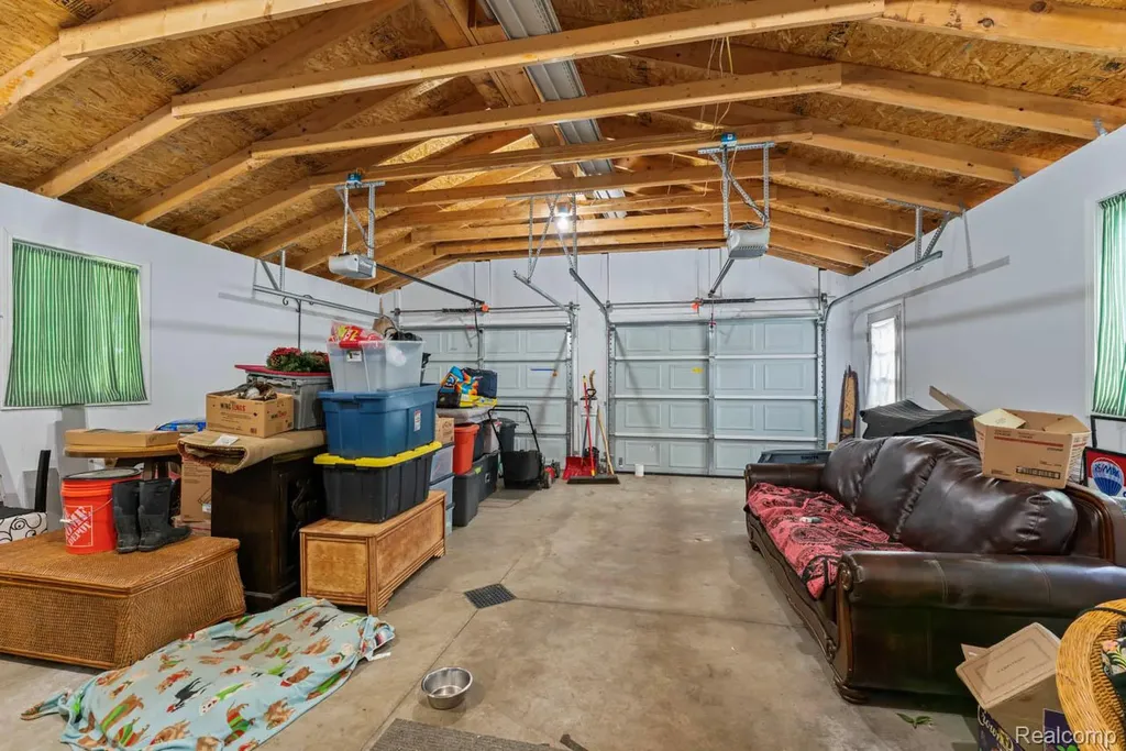 1938 Lakeview Drive Lapeer City MI 48446