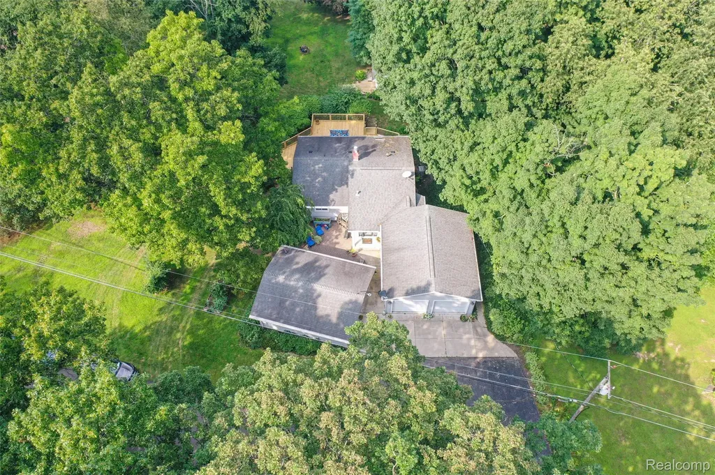 1938 Lakeview Drive Lapeer City MI 48446