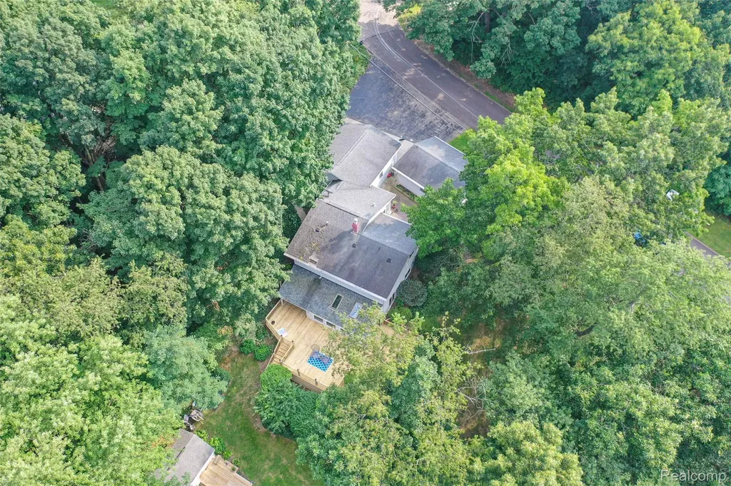 1938 Lakeview Drive Lapeer City MI 48446