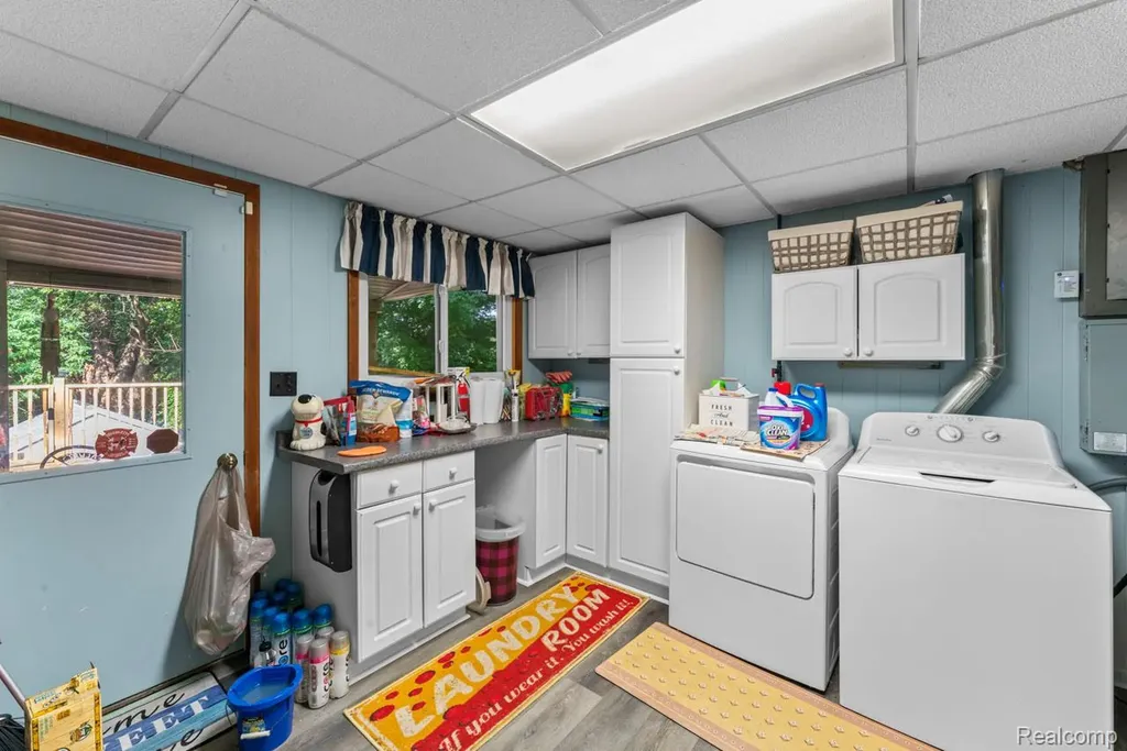 1938 Lakeview Drive Lapeer City MI 48446