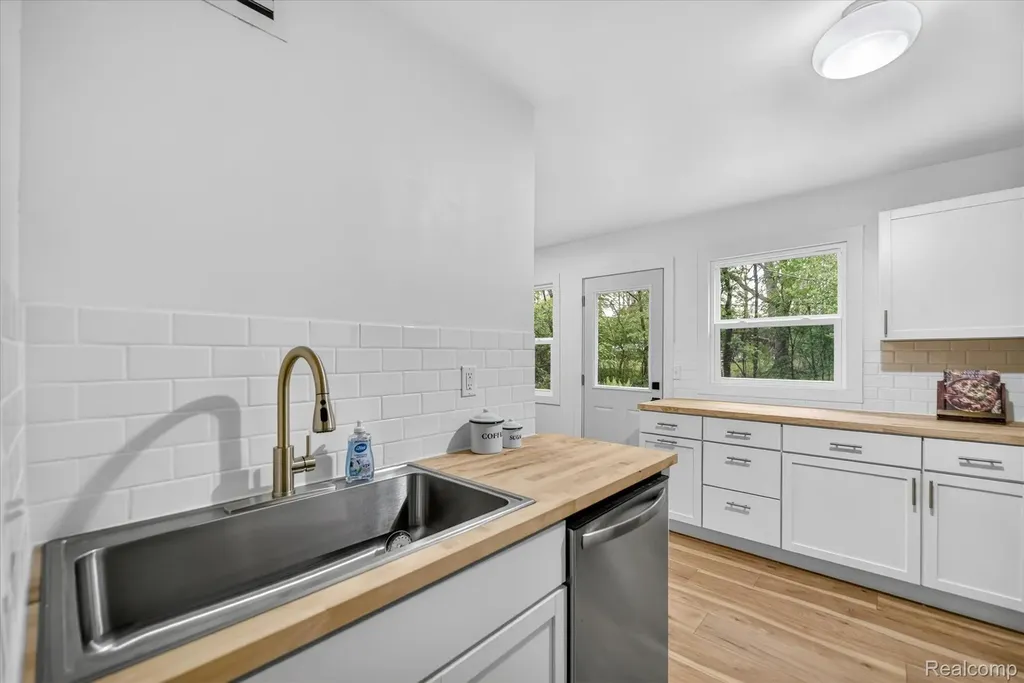 1609 Gilcrest Avenue East Lansing City MI 48823