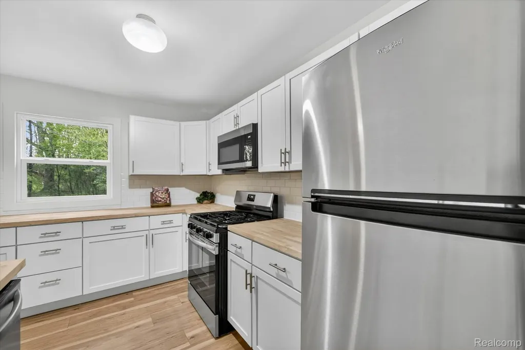 1609 Gilcrest Avenue East Lansing City MI 48823