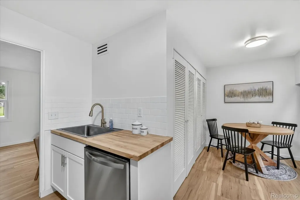 1609 Gilcrest Avenue East Lansing City MI 48823
