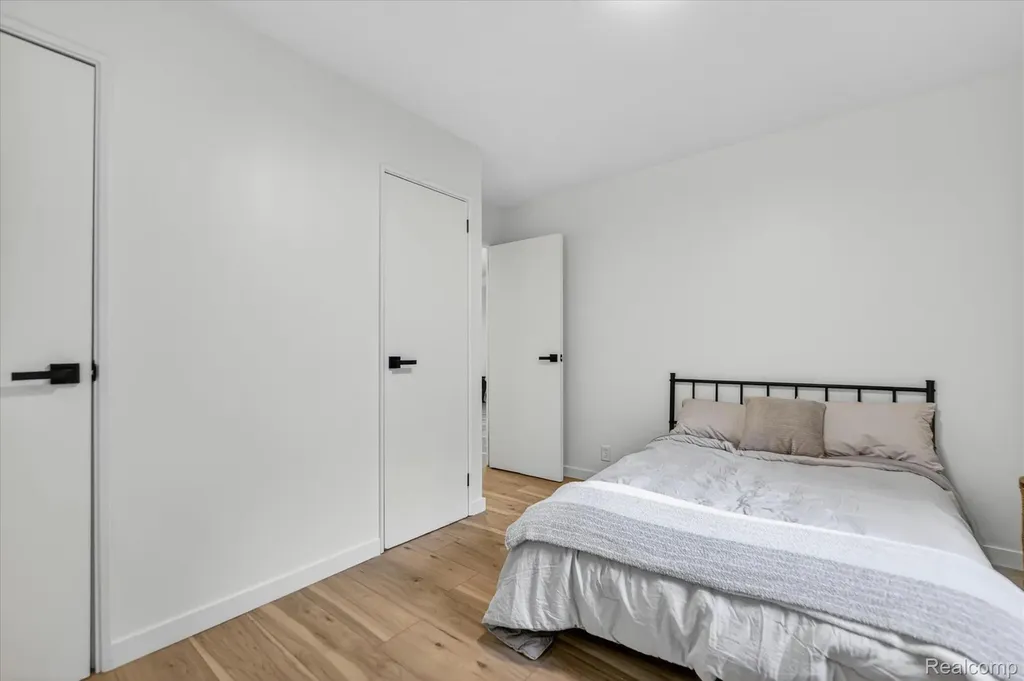 1609 Gilcrest Avenue East Lansing City MI 48823