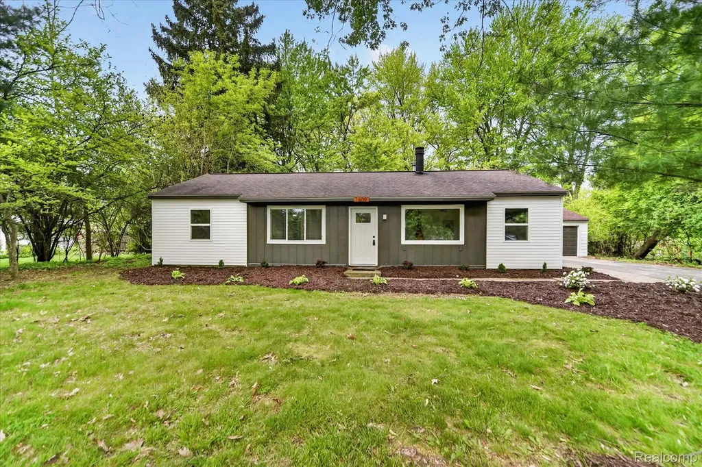 1609 Gilcrest Avenue East Lansing City MI 48823