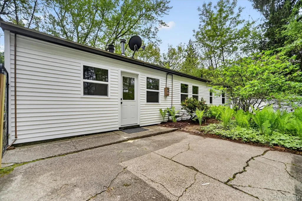 1609 Gilcrest Avenue East Lansing City MI 48823
