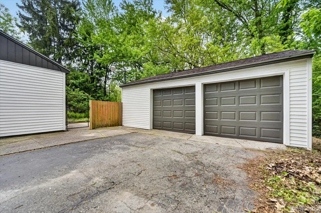 1609 Gilcrest Avenue East Lansing City MI 48823