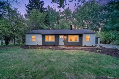 1609 Gilcrest Avenue East Lansing City MI 48823