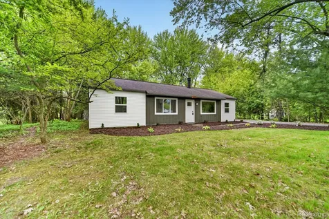 1609 Gilcrest Avenue East Lansing City MI 48823