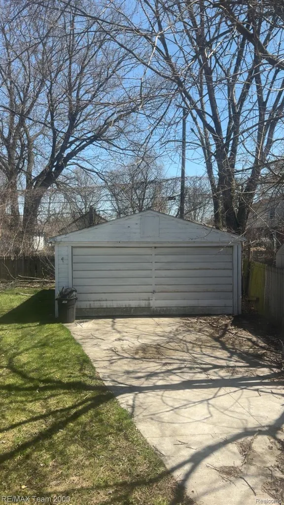 18820 Norborne Redford Charter Township MI 48240