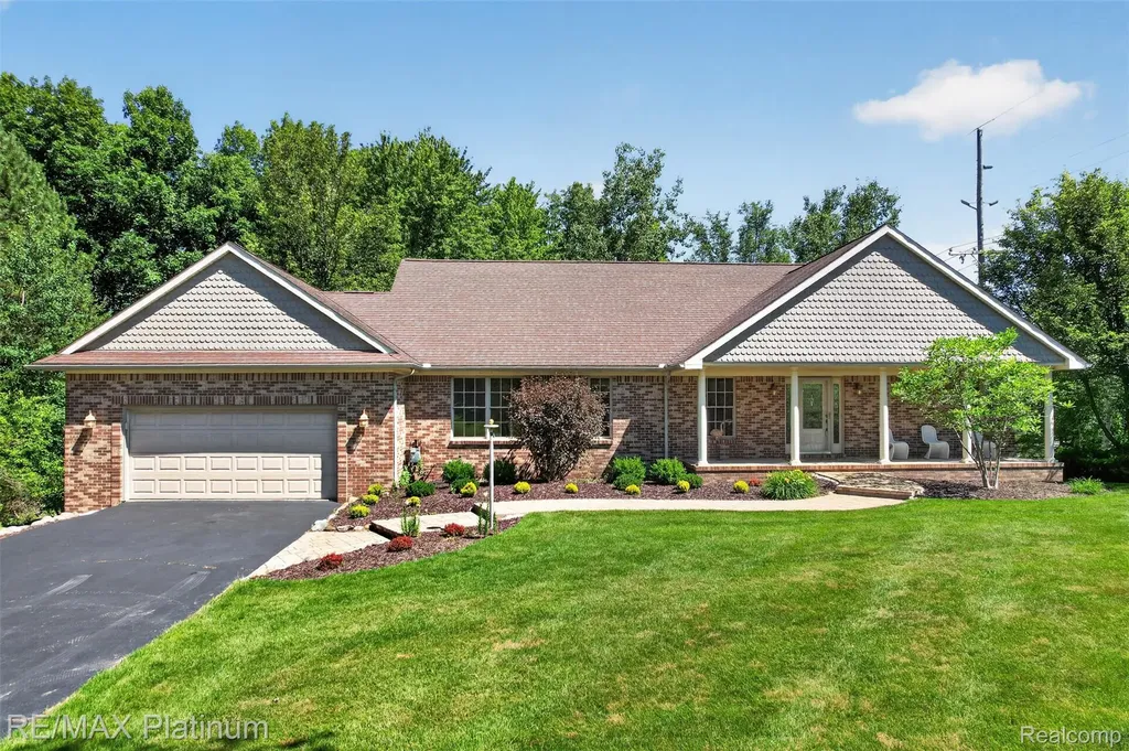 Lyon Charter Township MI, 59360 Foxpointe Lane
