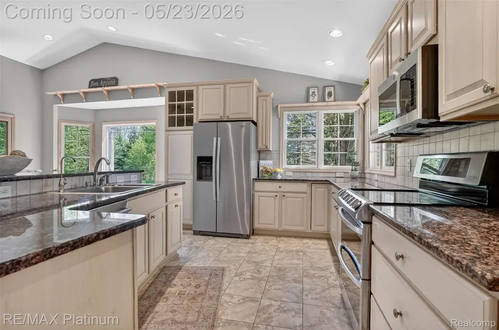 59360 Foxpointe Lane Lyon Charter Township MI 48178