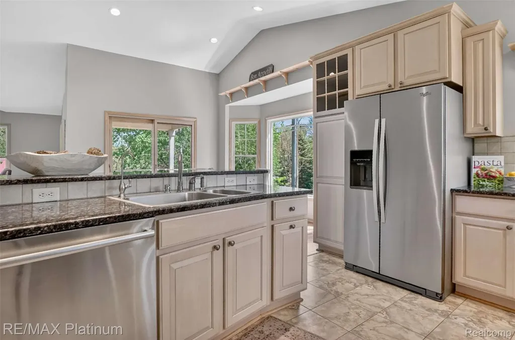 59360 Foxpointe Lane Lyon Charter Township MI 48178