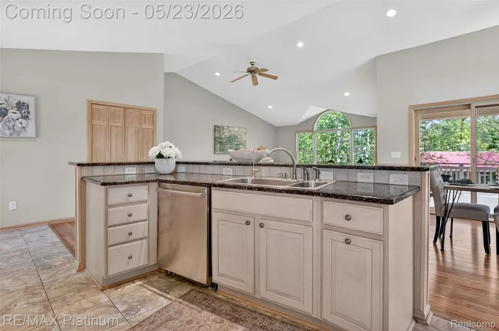59360 Foxpointe Lane Lyon Charter Township MI 48178