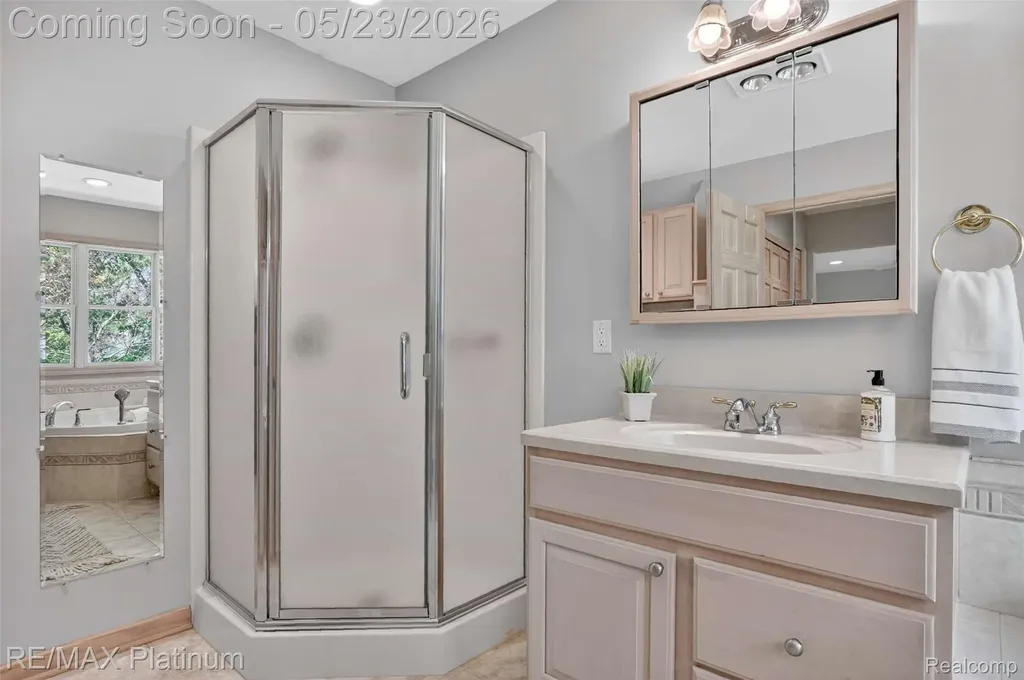 59360 Foxpointe Lane Lyon Charter Township MI 48178