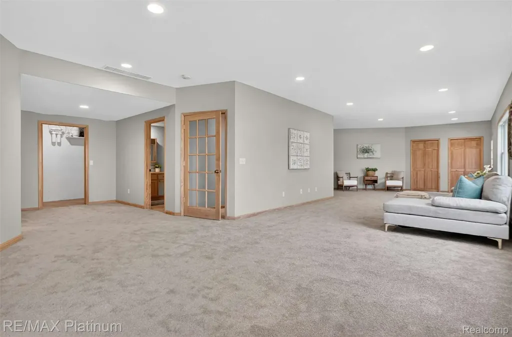 59360 Foxpointe Lane Lyon Charter Township MI 48178