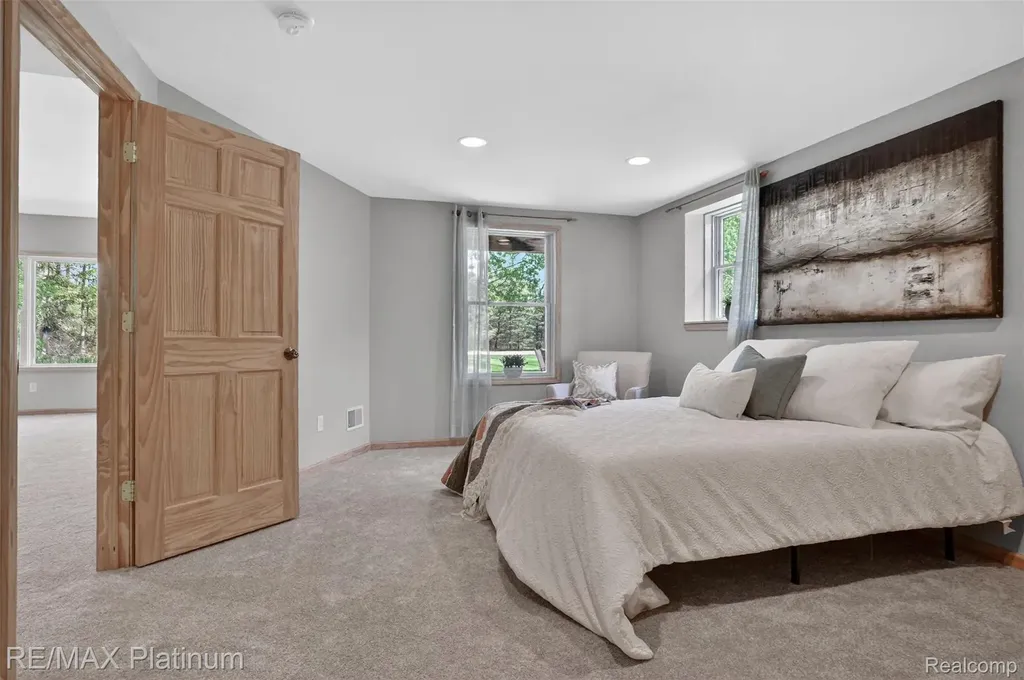 59360 Foxpointe Lane Lyon Charter Township MI 48178
