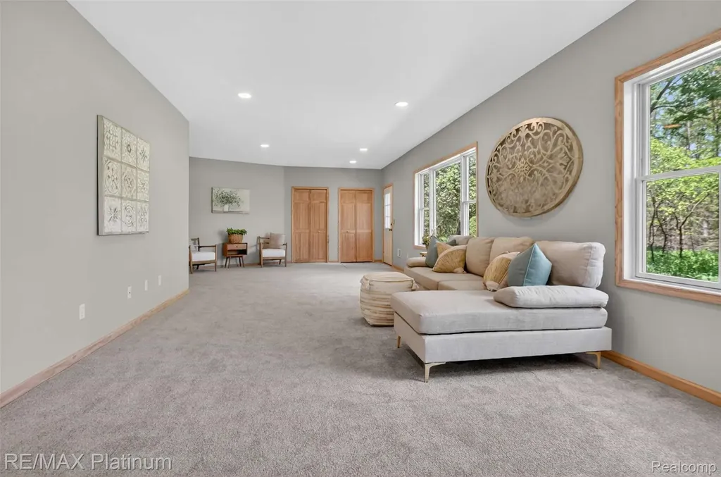 59360 Foxpointe Lane Lyon Charter Township MI 48178
