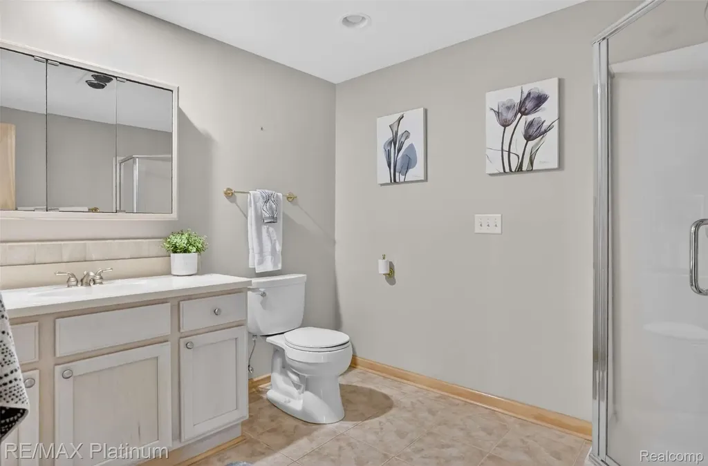 59360 Foxpointe Lane Lyon Charter Township MI 48178