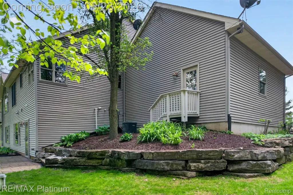 59360 Foxpointe Lane Lyon Charter Township MI 48178