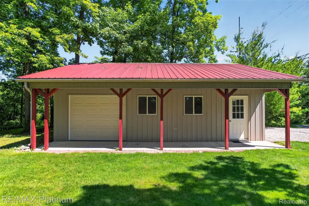 59360 Foxpointe Lane South Lyon City MI 48178