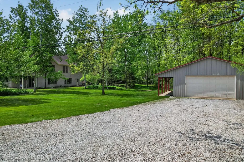 59360 Foxpointe Lane Lyon Charter Township MI 48178