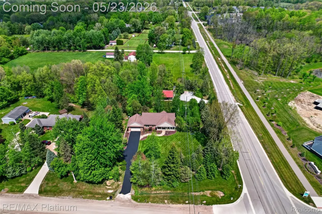 59360 Foxpointe Lane Lyon Charter Township MI 48178