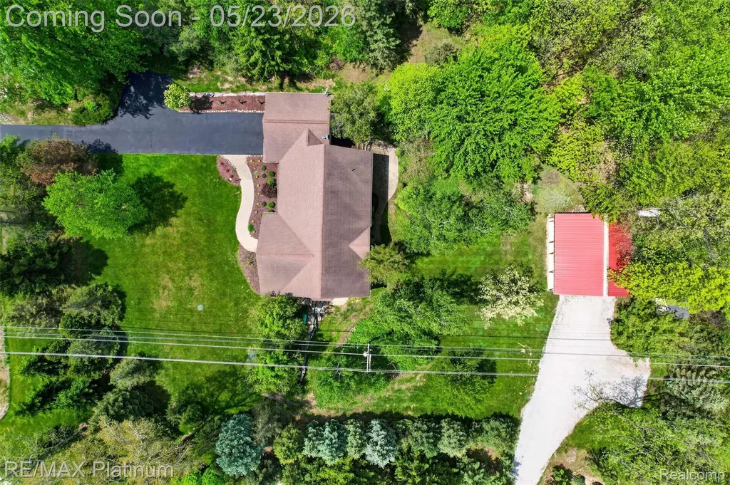59360 Foxpointe Lane Lyon Charter Township MI 48178