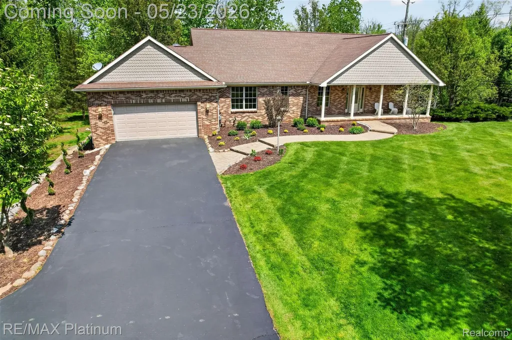 59360 Foxpointe Lane Lyon Charter Township MI 48178