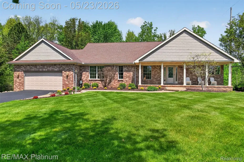 59360 Foxpointe Lane Lyon Charter Township MI 48178