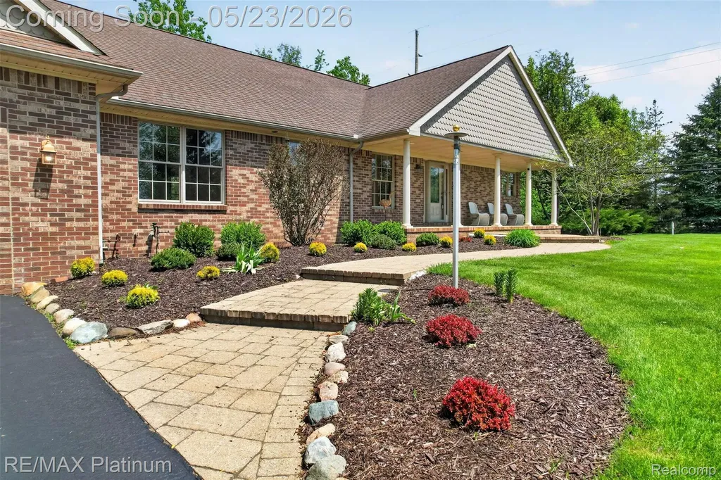 59360 Foxpointe Lane Lyon Charter Township MI 48178