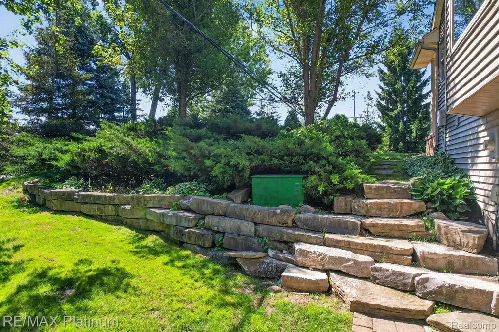 59360 Foxpointe Lane Lyon Charter Township MI 48178
