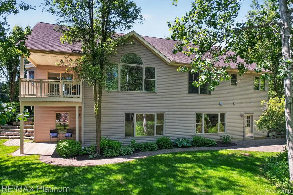 59360 Foxpointe Lane Lyon Charter Township MI 48178