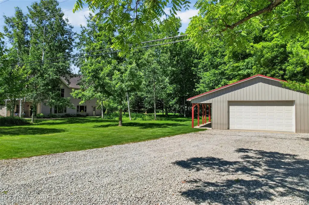 59360 Foxpointe Lane Lyon Charter Township MI 48178