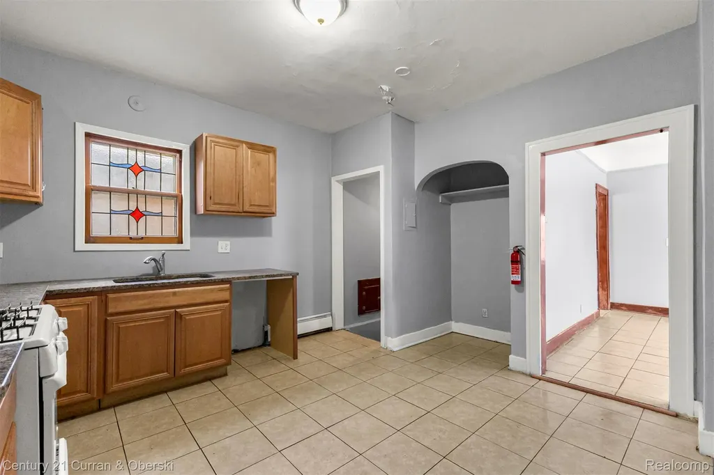 1520 Garfield Avenue Lincoln Park City MI 48146