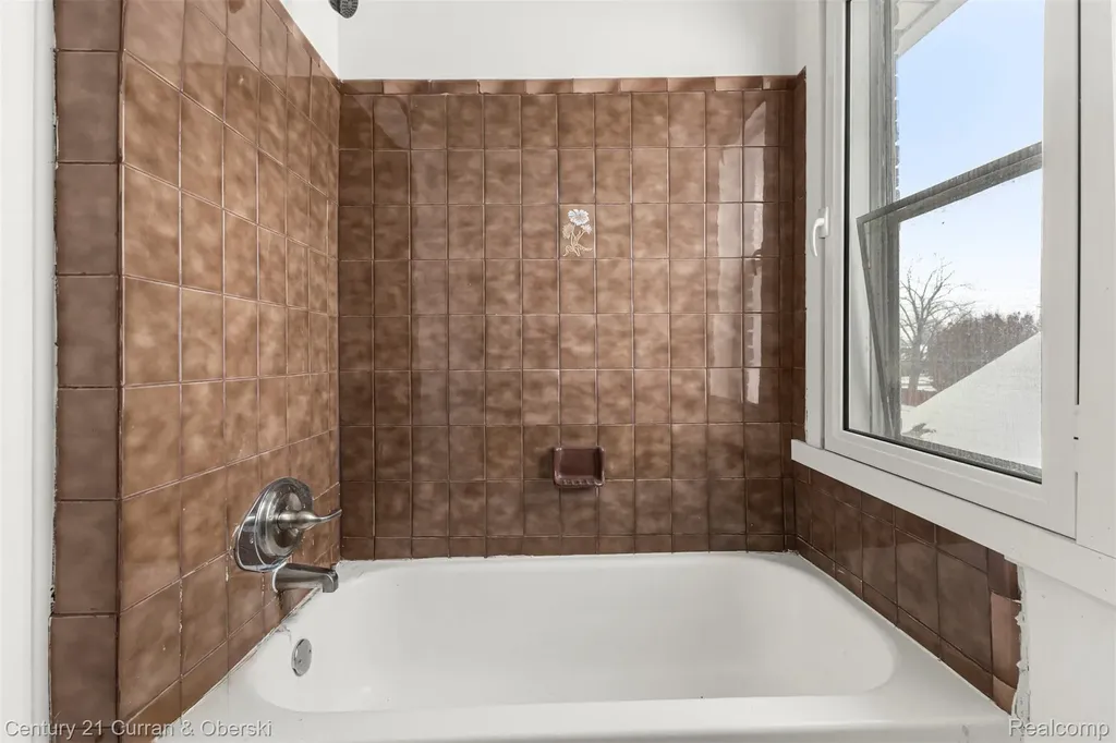 1520 Garfield Avenue Lincoln Park City MI 48146