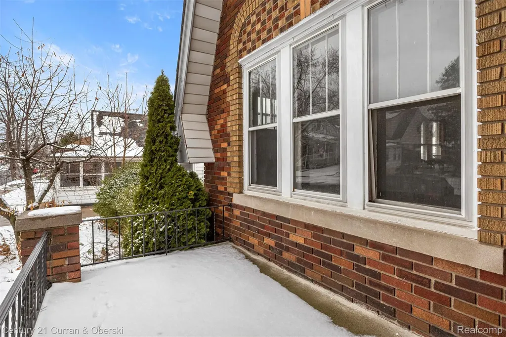 1520 Garfield Avenue Lincoln Park City MI 48146