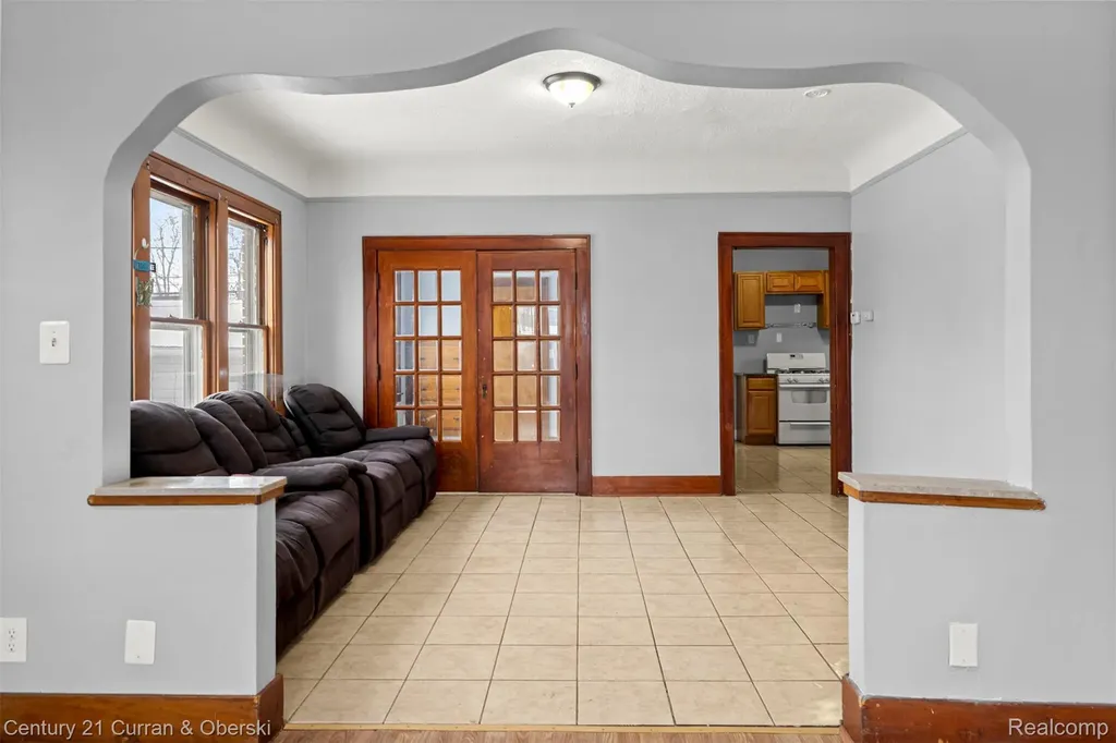 1520 Garfield Avenue Lincoln Park City MI 48146
