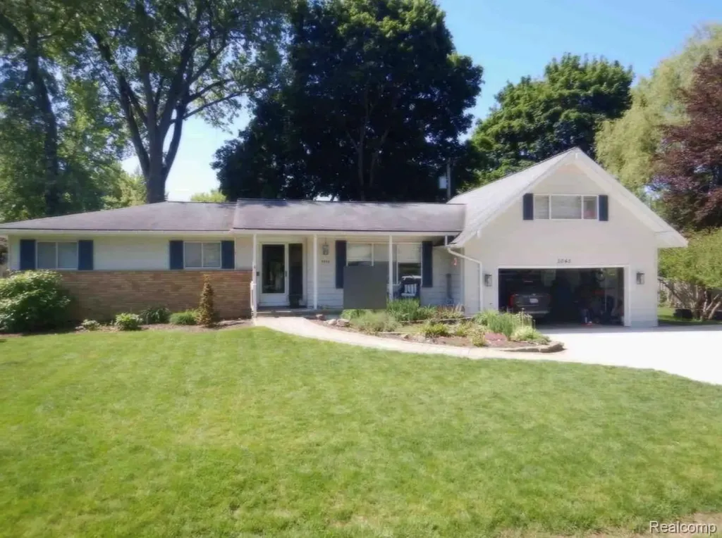 5045 Westcombe Lane N West Bloomfield Charter Township MI 48324