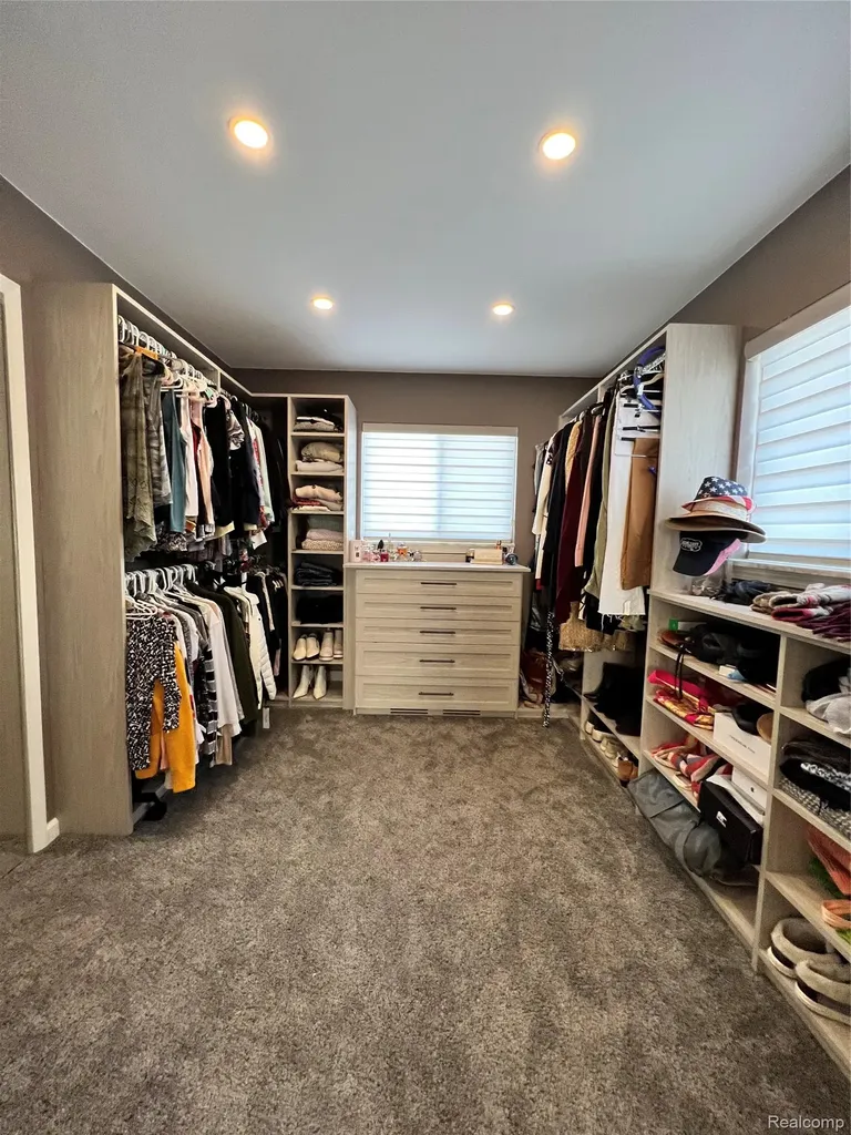5045 Westcombe Lane N West Bloomfield Charter Township MI 48324