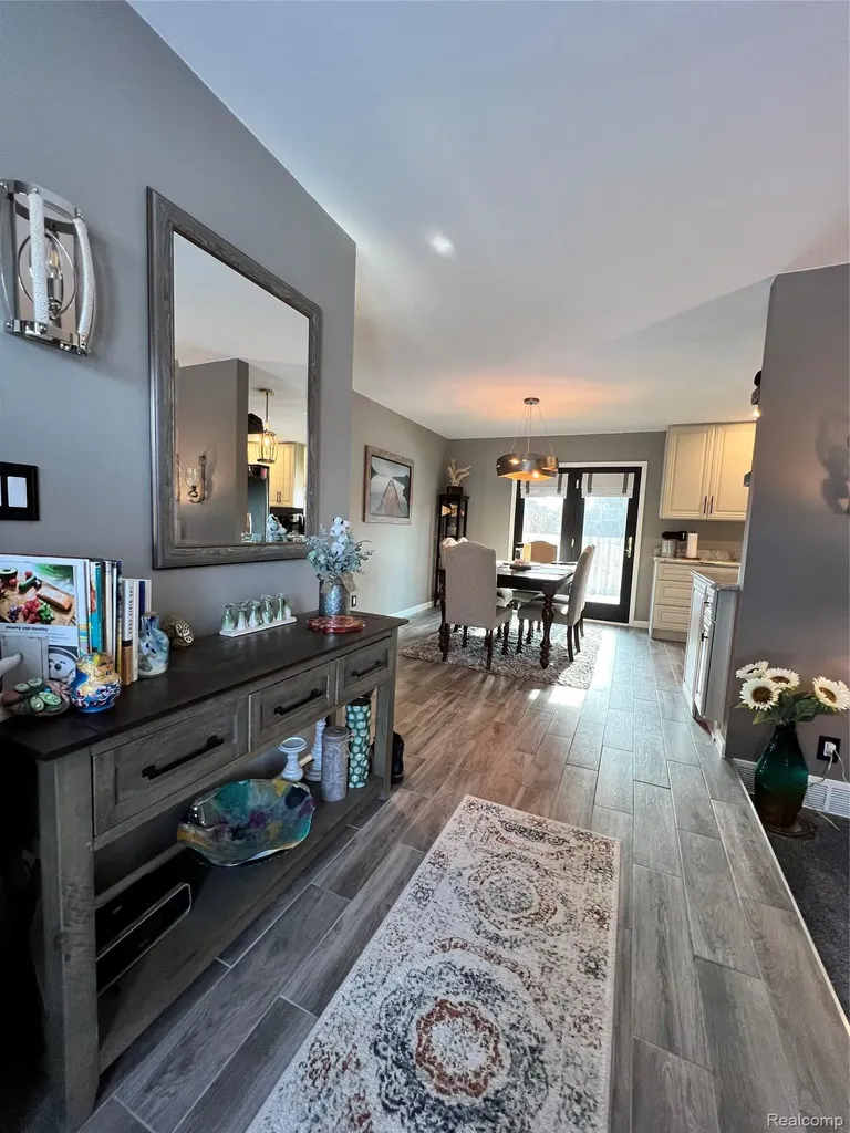 5045 Westcombe Lane N West Bloomfield Charter Township MI 48324