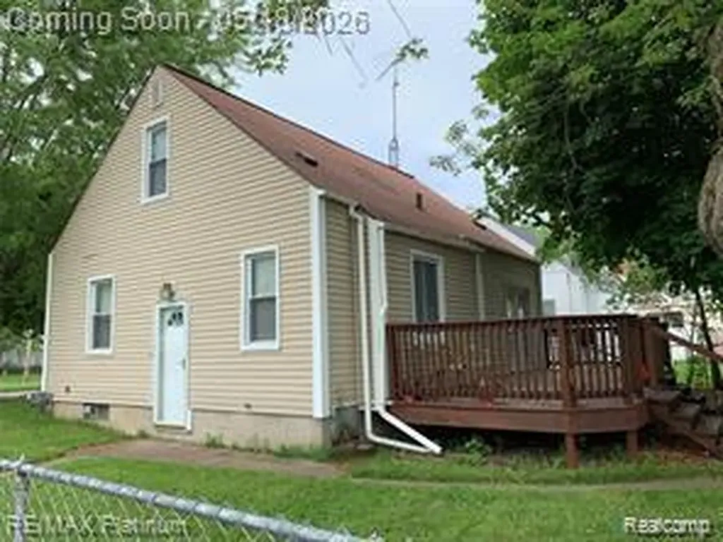 749 Crawford Street Flint City MI 48507