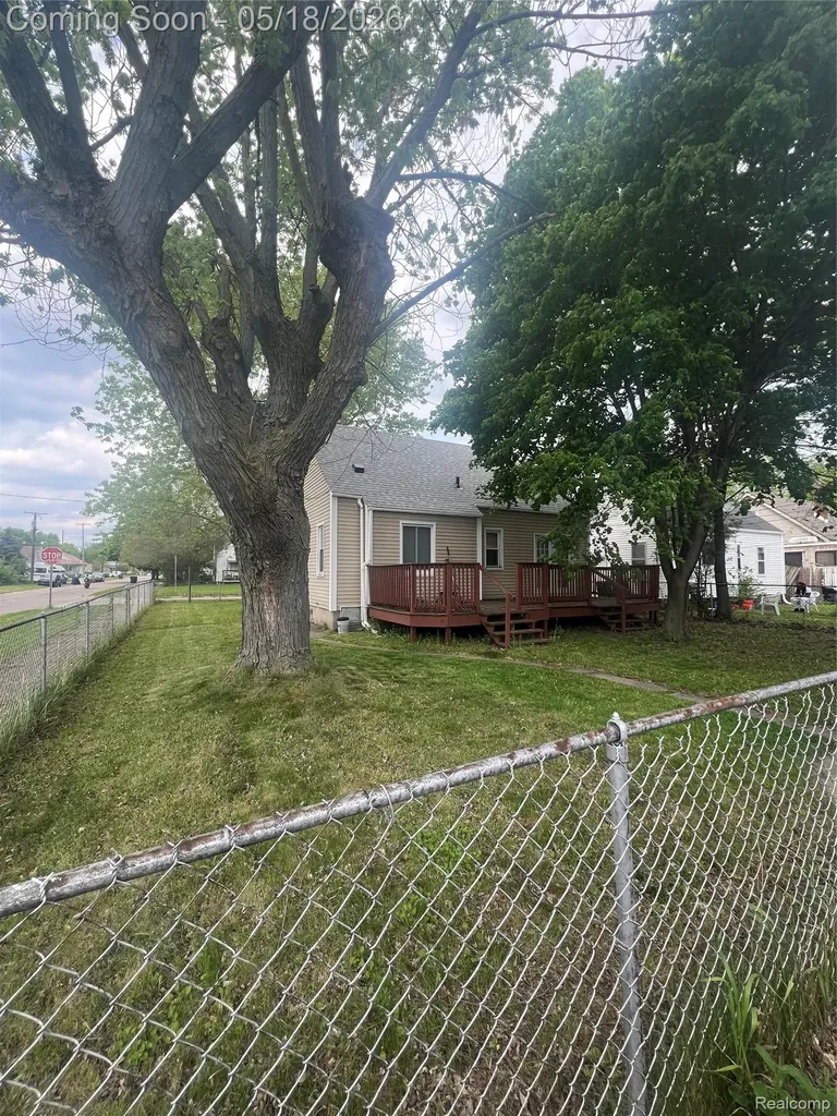 749 Crawford Street Flint City MI 48507