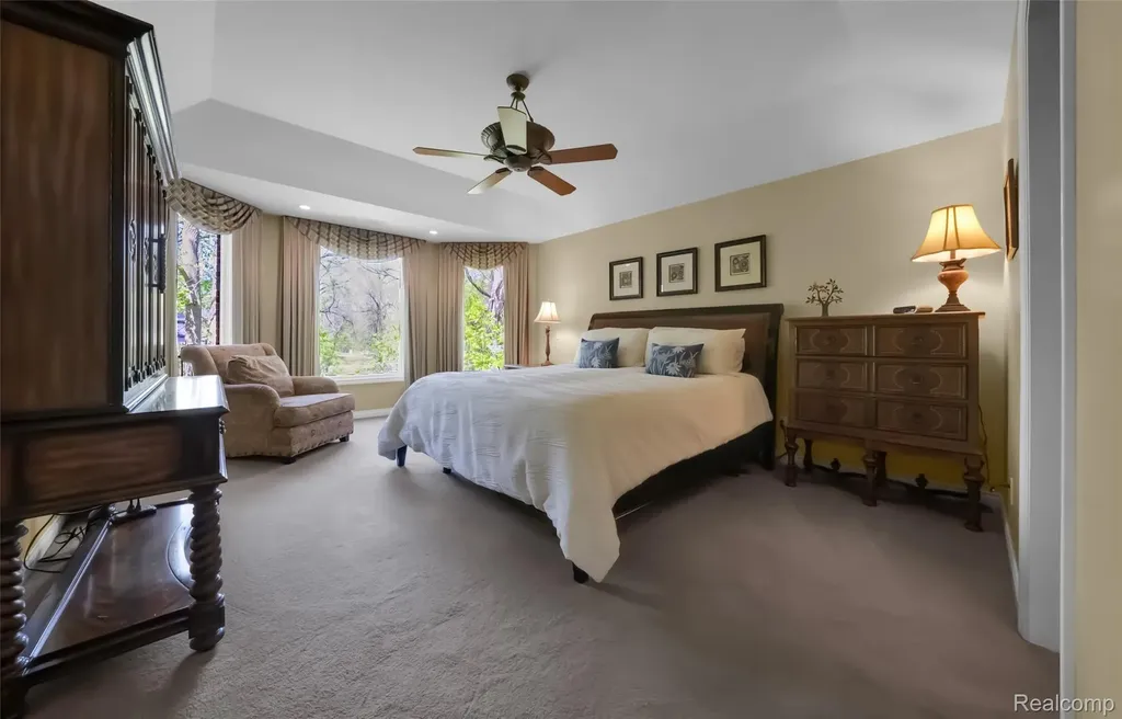 4502 Forest Edge Lane West Bloomfield Charter Township MI 48323